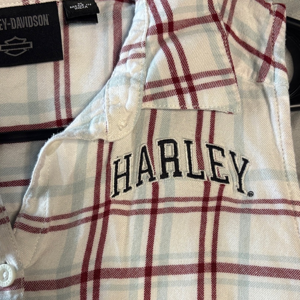 Harley-Davidson Plaid Sleeveless Button-Down Top - Picture 2 of 4